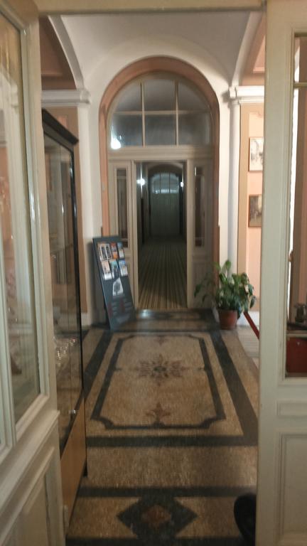 Veli Joze Hotel 2*